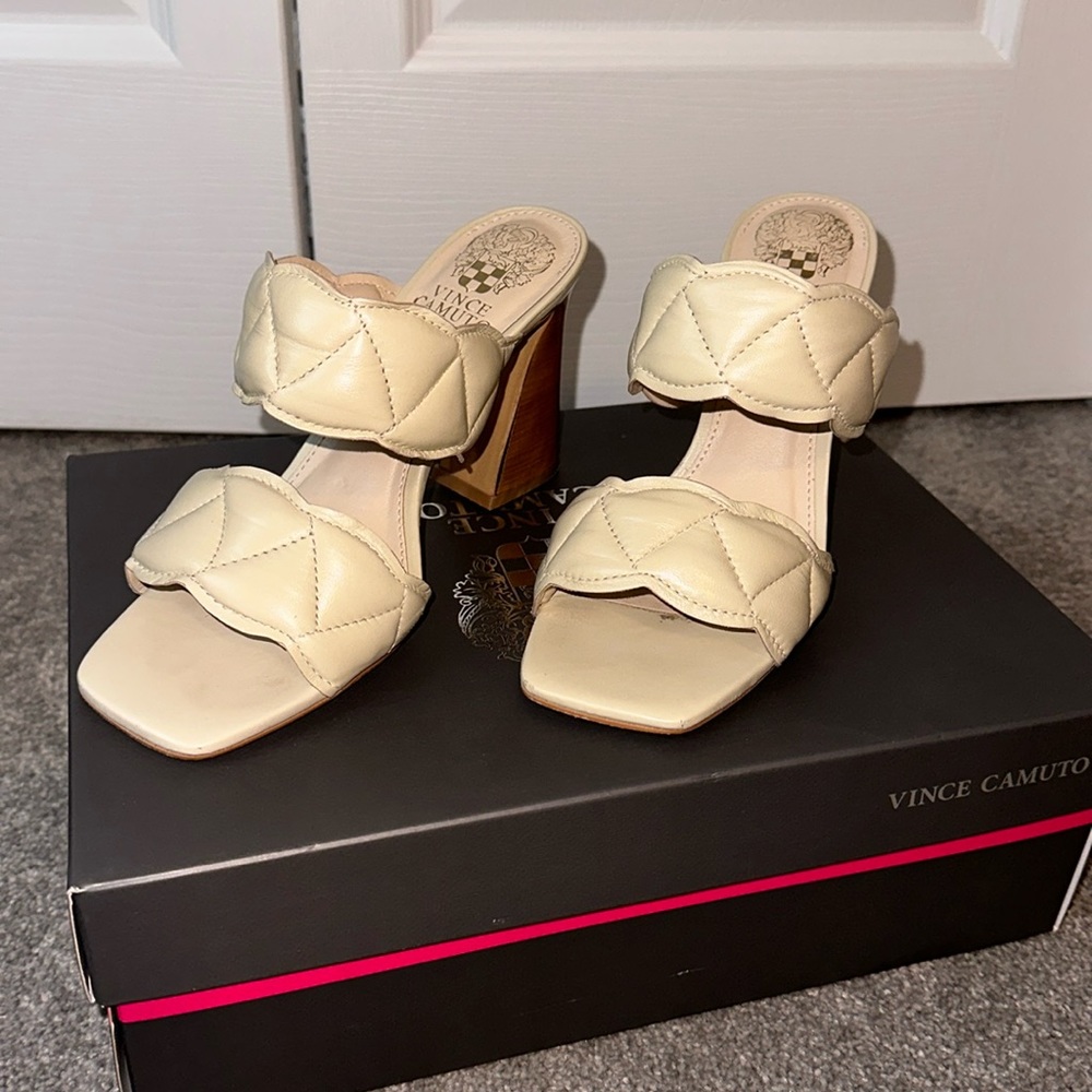Vince Camuto block heel renneya size 6
